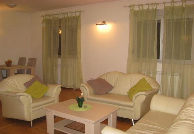 Nov-stan-od-60m2-u-Zemun-Centar