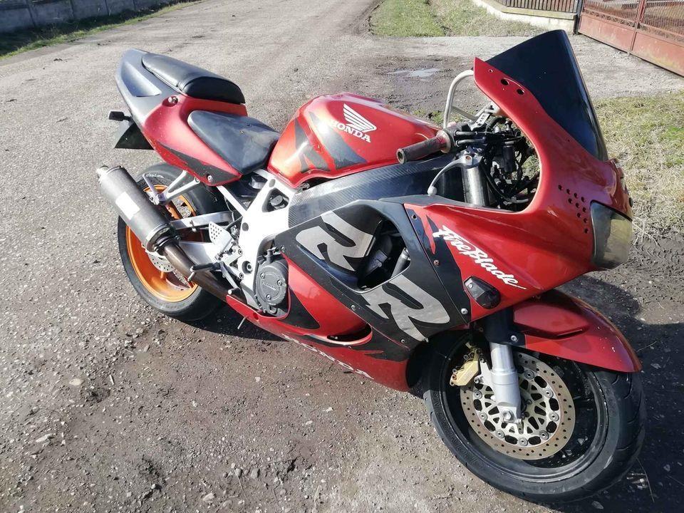 Honda-cbr-919-1999