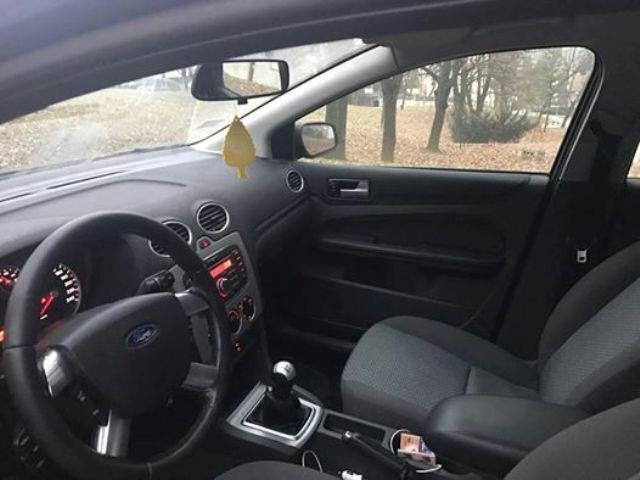 Ford-Focus--08