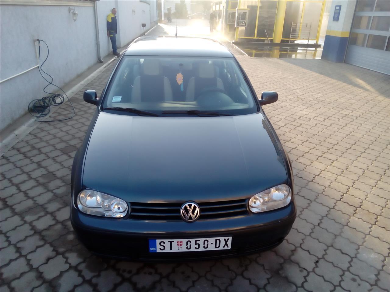 VW-Golf-4-1-4-benzin-