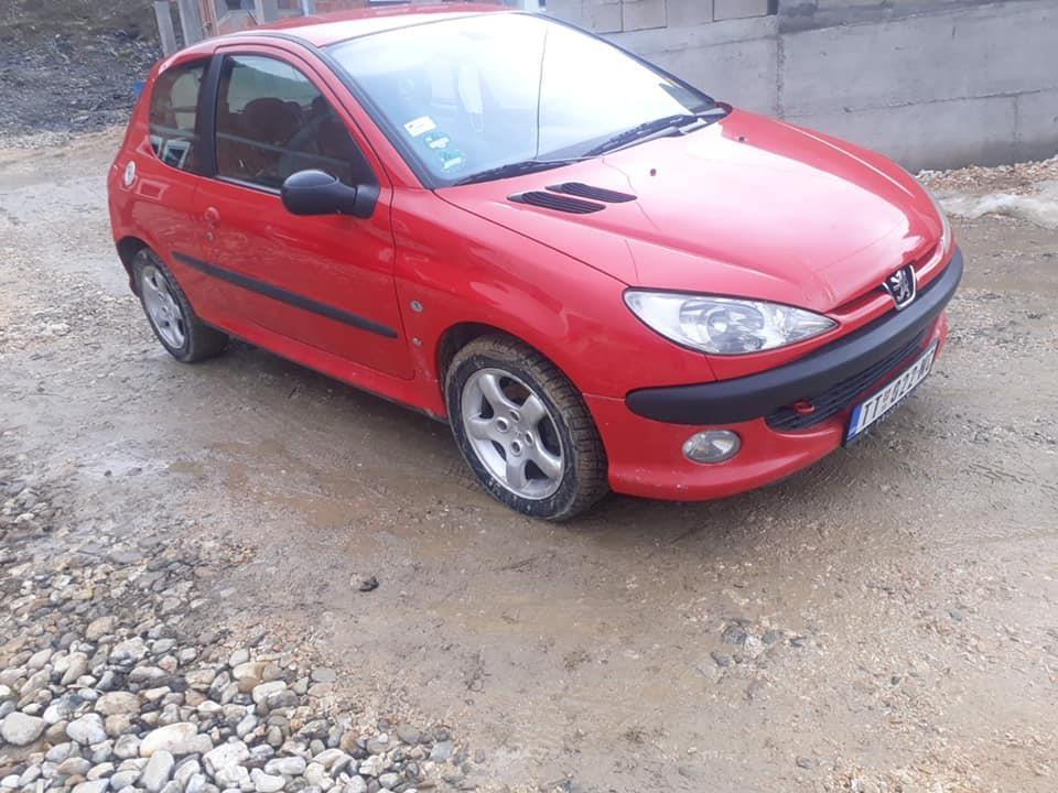 Pezo-206-benzin