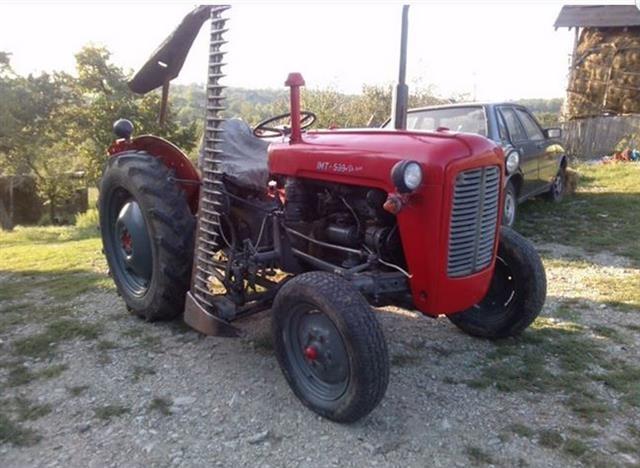 Traktor Ferguson 539