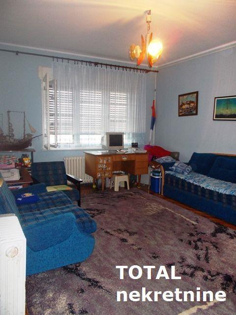 Uknjizen-dvoiposoban-stan-u-centru