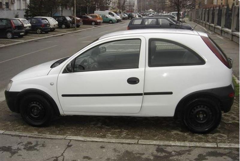 Opel-Corsa-17-DTI--02