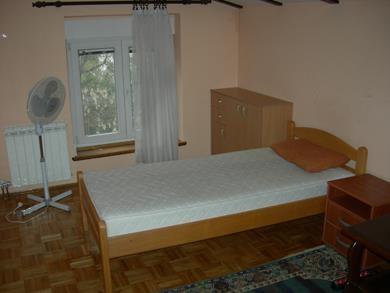 Izdavanje-kuce-na-Senjaku