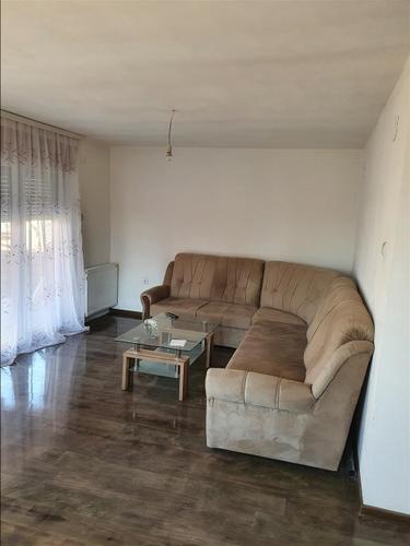 Stan 100m2 u kuci od 300 m2