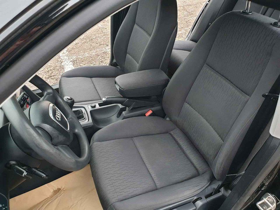 Audi-A4-2-0-benz--131-ks
