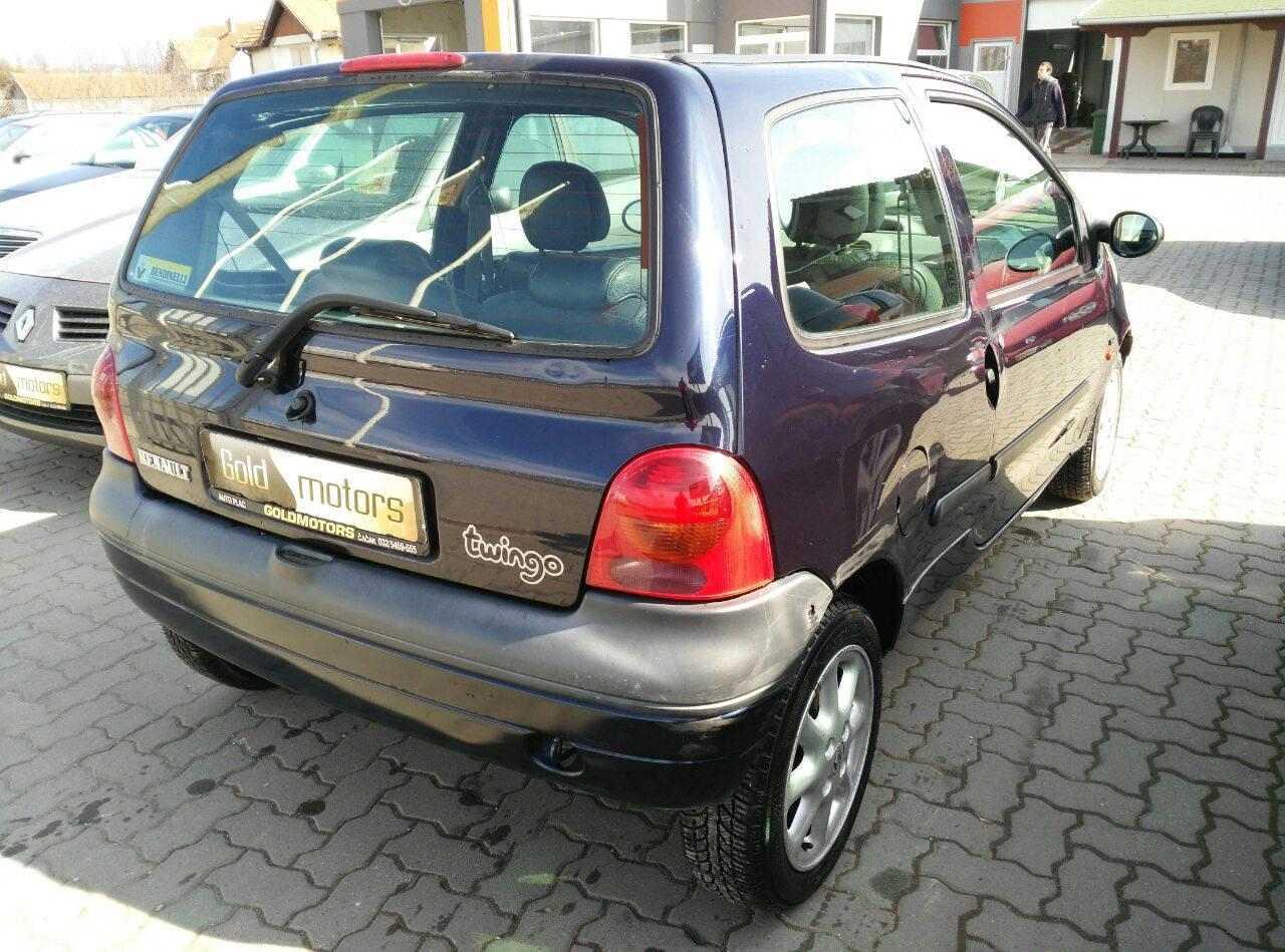 Renault-Twingo-1-2-Initiale-Paris