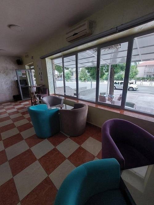 Potrebne-radnice--Caffe-Enigma