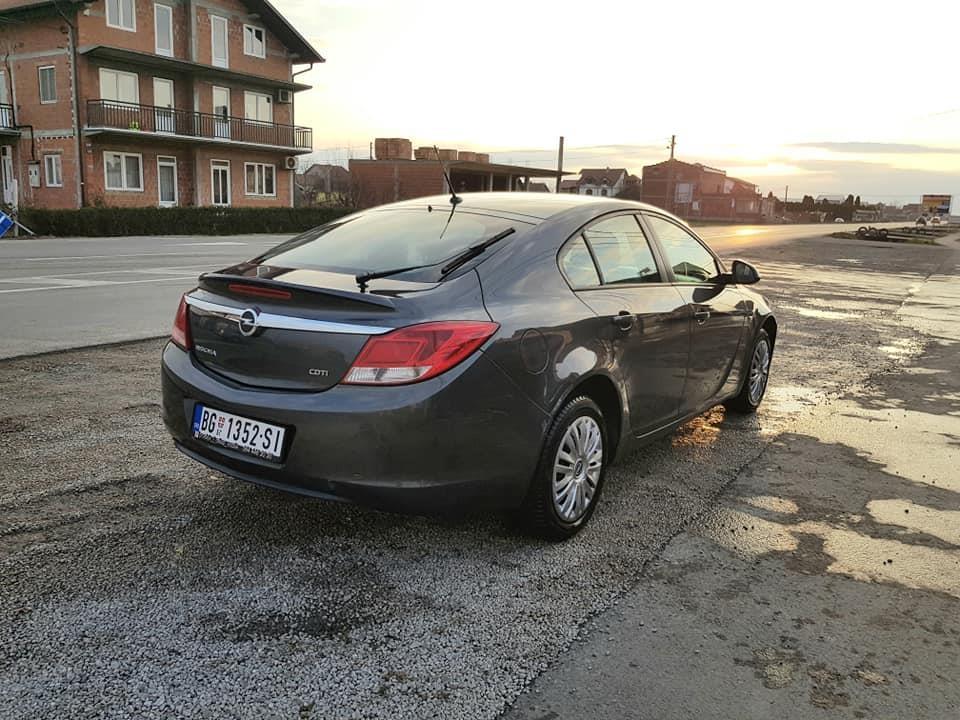 Opel-Insignia-2-0-CDTI