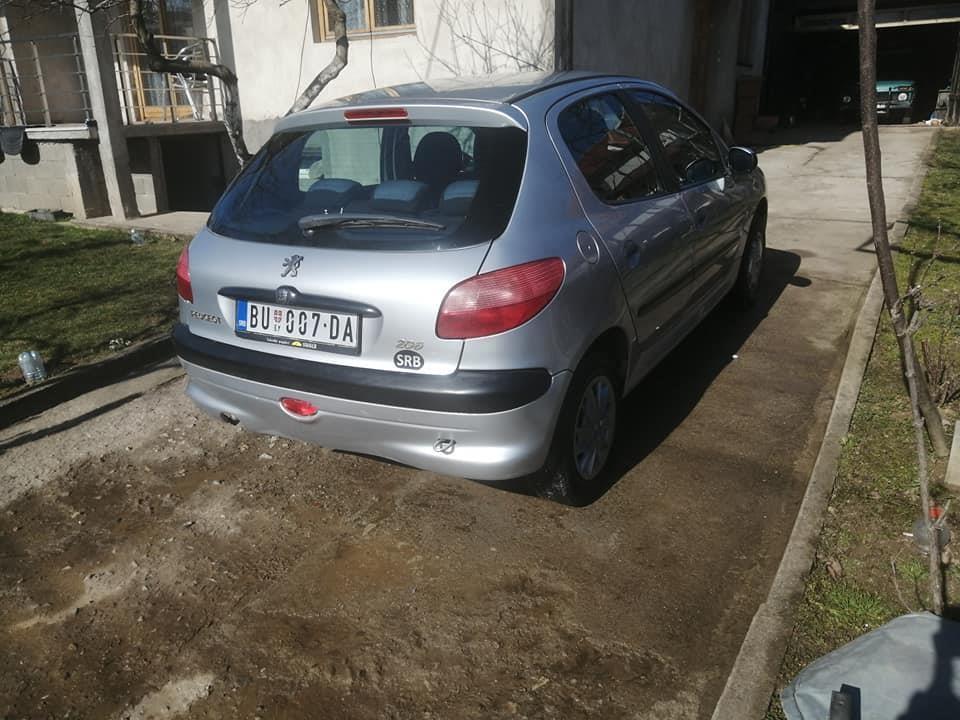Pezo-206