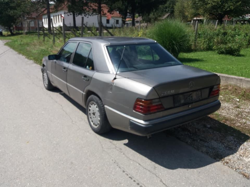 Mercedes-w124-200D