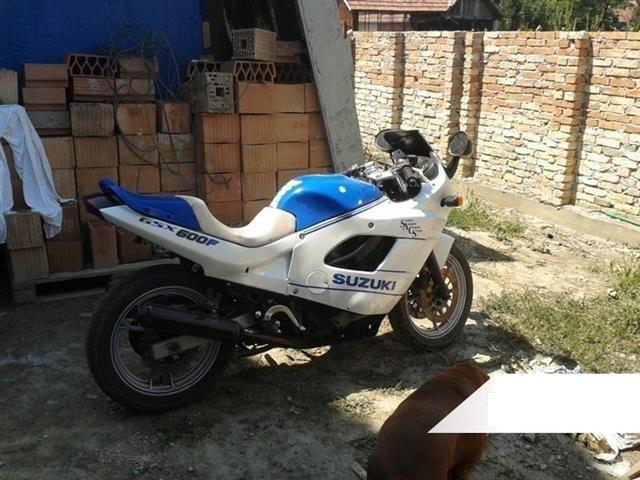 Suzuki-gsx600f