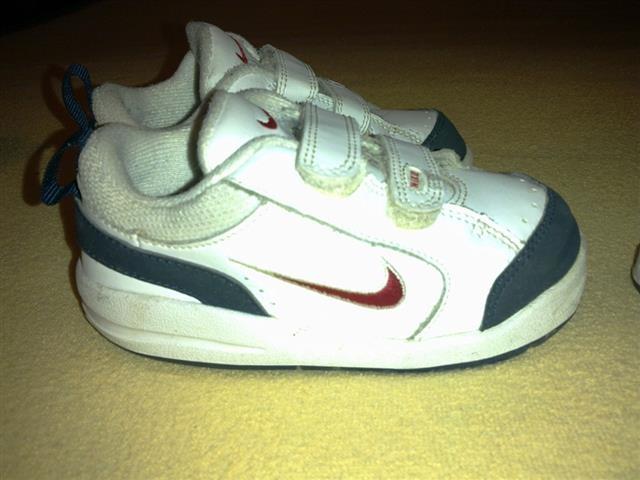 Patike NIKE br. 23,5
