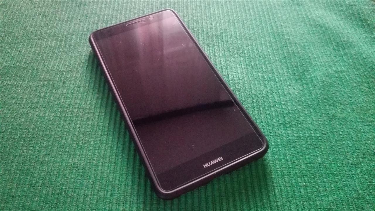Prodajem-Huawei-Mate-9