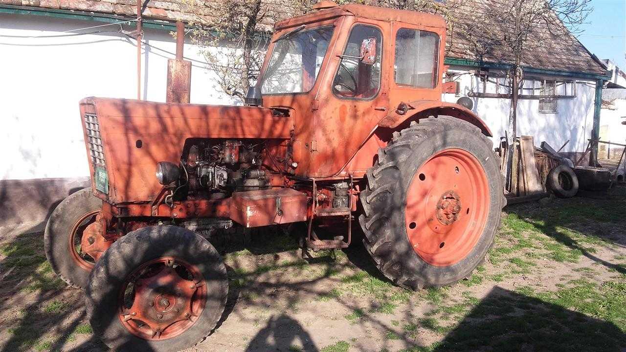 Traktor-BELARUS-52