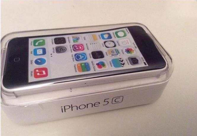 Apple iPhone 5C beli / MTS-ov