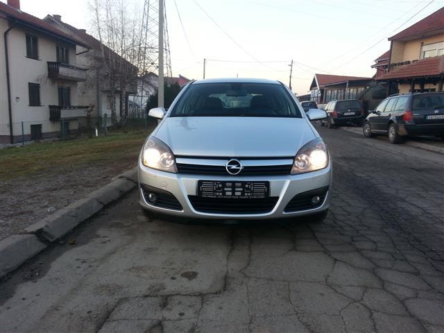 Opel-Astra-H-1-9-cdti--06