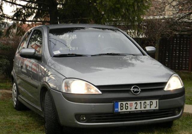 Opel Corsa -03