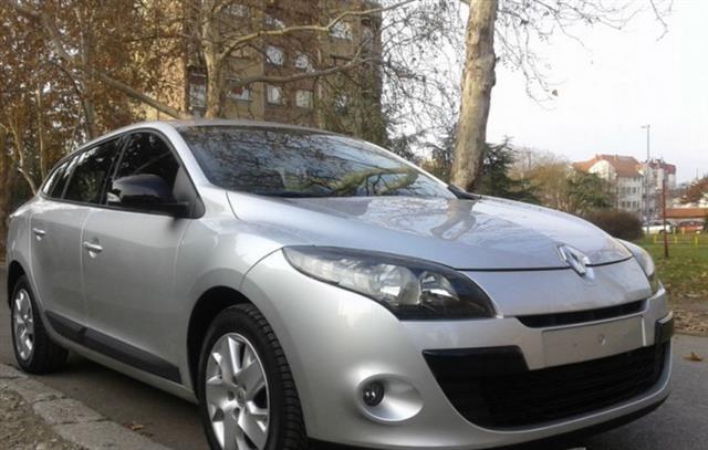 Renault-Megane-1-5-dci-dynamique--11