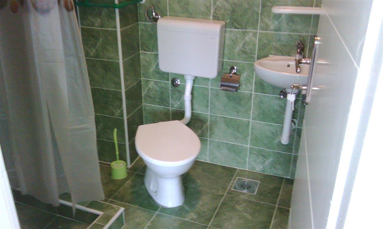 Izdajem-sobe-studentima-i-djacima