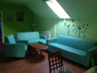 Trosed dvosed fotelju i tabure