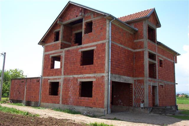 Kuca-400m2-u-Bubanj-selu