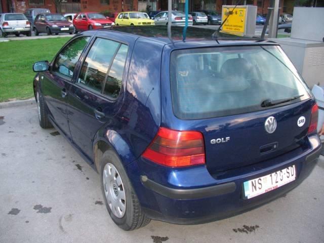 -Volkswagen-Golf-4--02