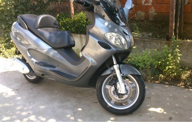 Piaggio-X9-EVOLUSION