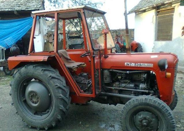 Traktor-IMT-539