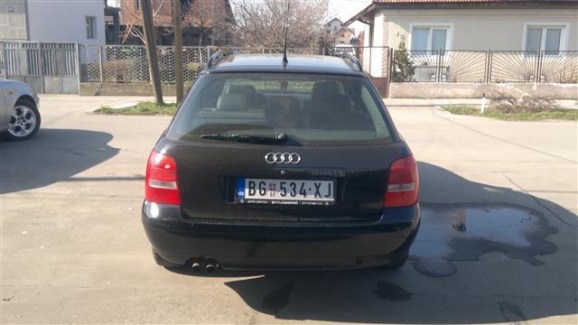 Audi-A4--00-u-perfektnom-stanju
