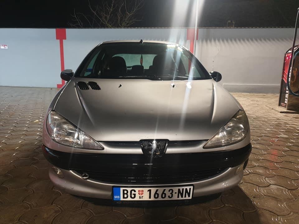 Peugoet-206