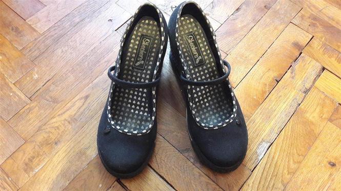 Crne baletanke sa platformom, skechers, sa srcima,