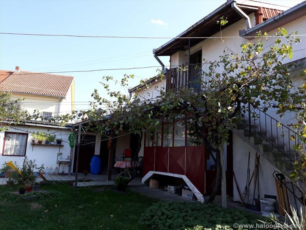 Dve-kuce-Sremcica