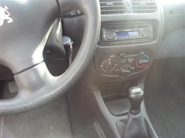 Peugeot-206--01