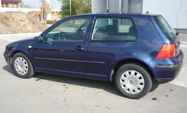 VW-Golf-4-1-6--01