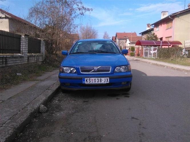 Volvo V40 -00