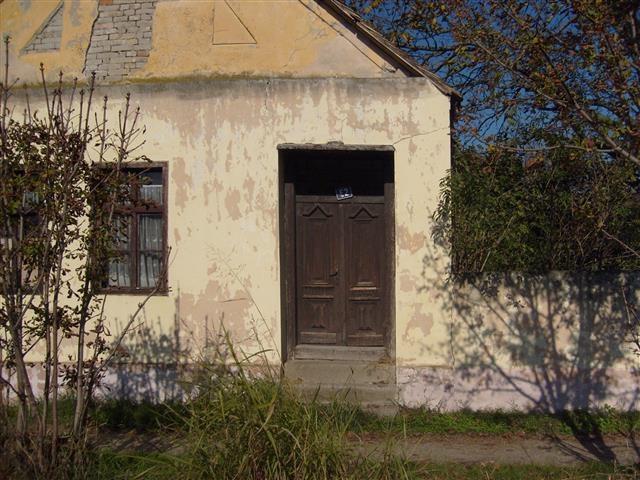 Imanje-sa-kucom-od-170m2-u-Becmenu