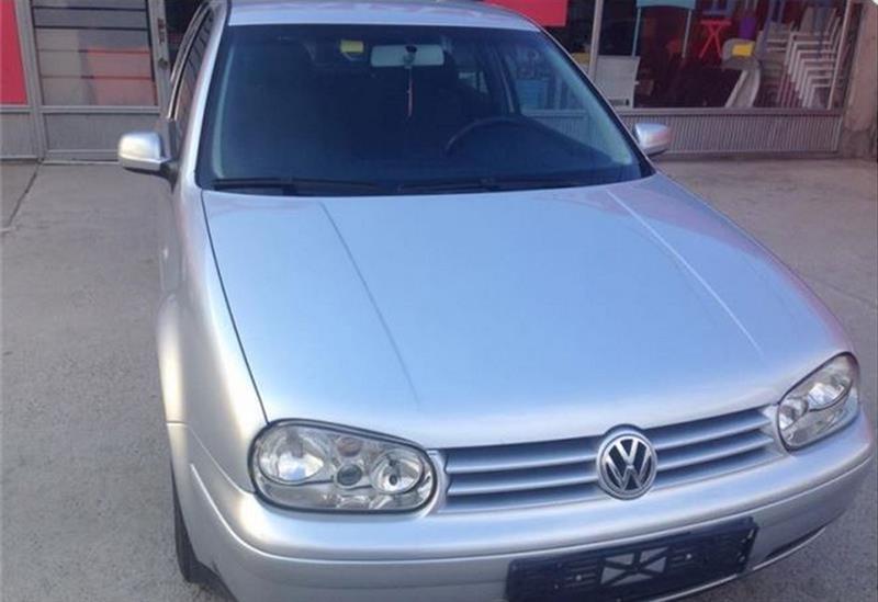 VW-Golf-IV-1-6-16v--02
