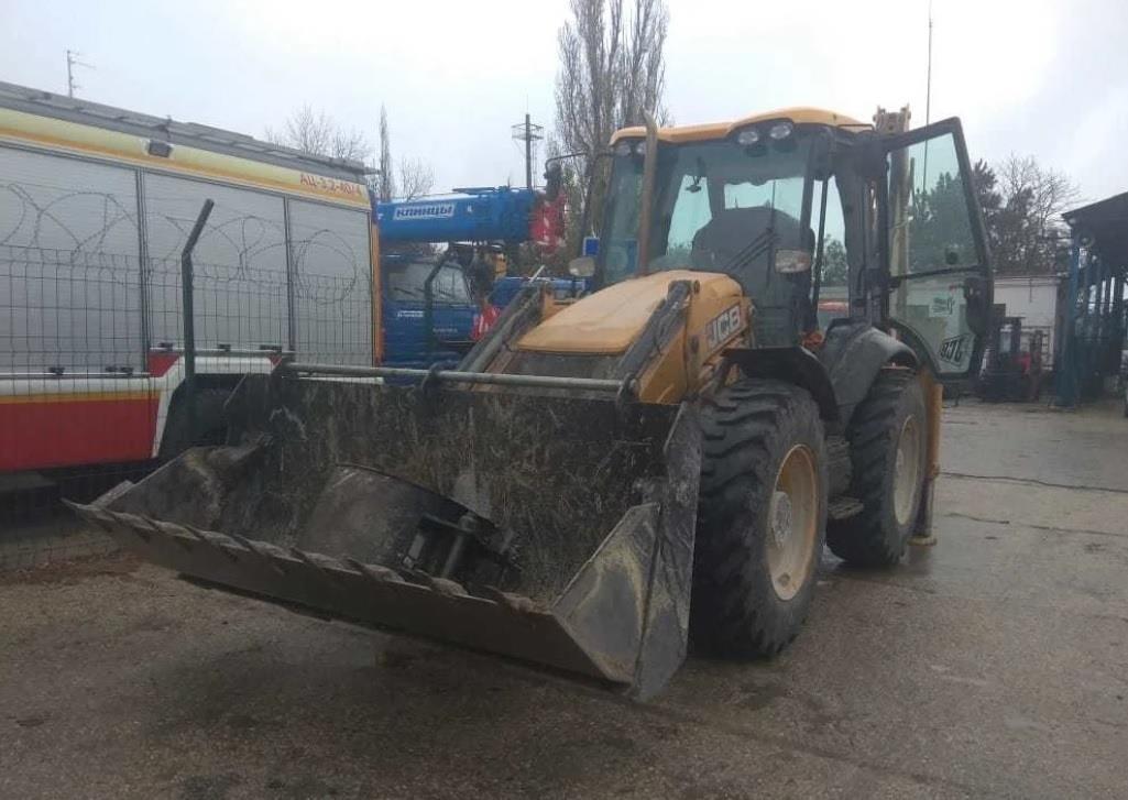 JCB-4-CX---2013
