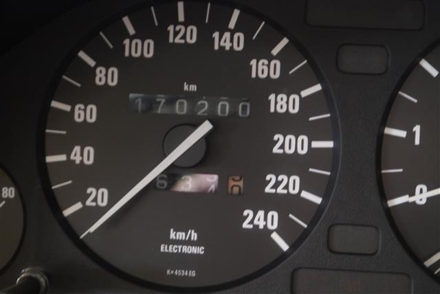 BMW-520--88