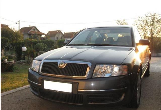Skoda Superb 2.8v6 Elegance -04