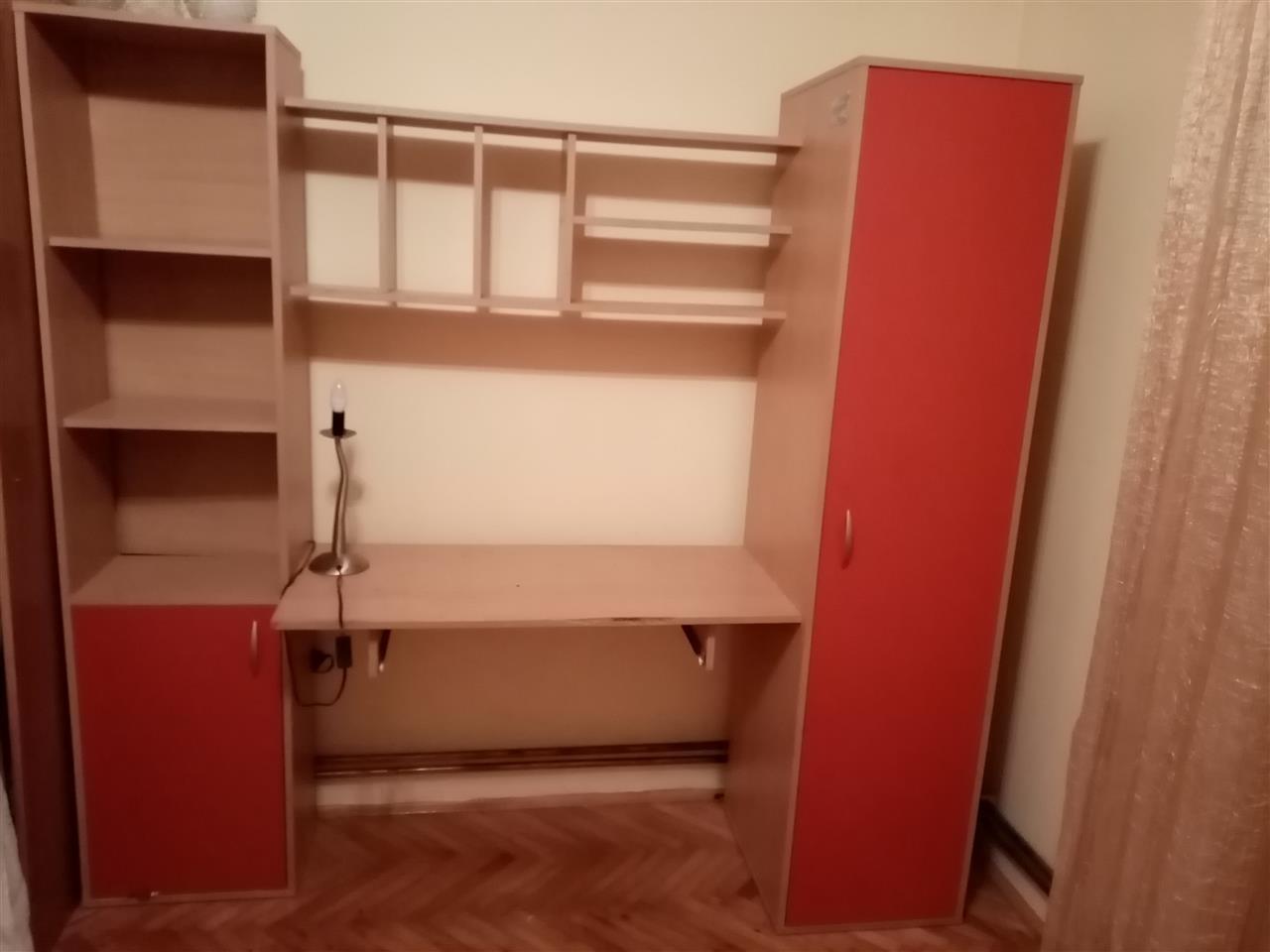 deciji-ormar-sa-radnim-stolom
