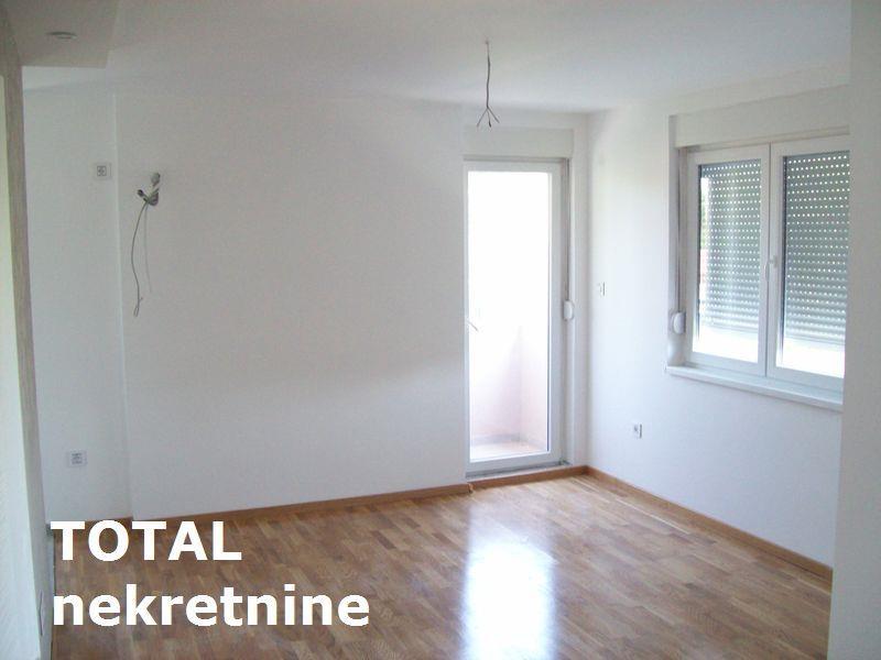 NOV-useljiv-trosoban-duplex-