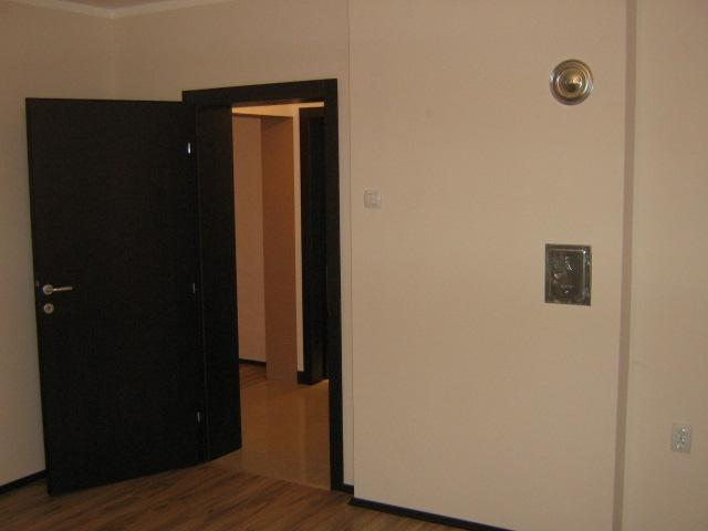 Stan-54m2-centar-renoviran--uknjizen