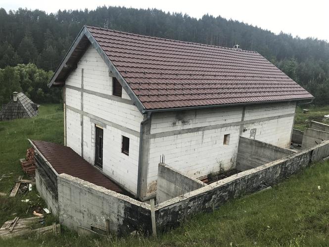 Vikendica na Tari
