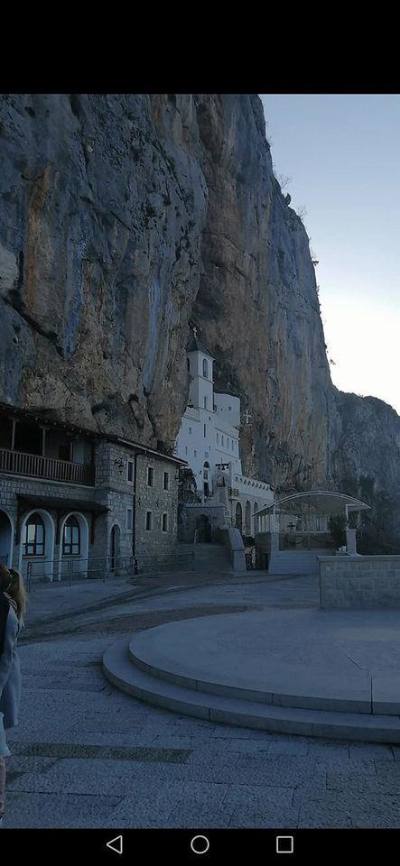 MANASTIR-OSTROG