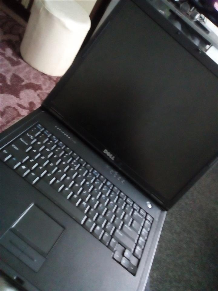 Prodajem-DELL-laptop