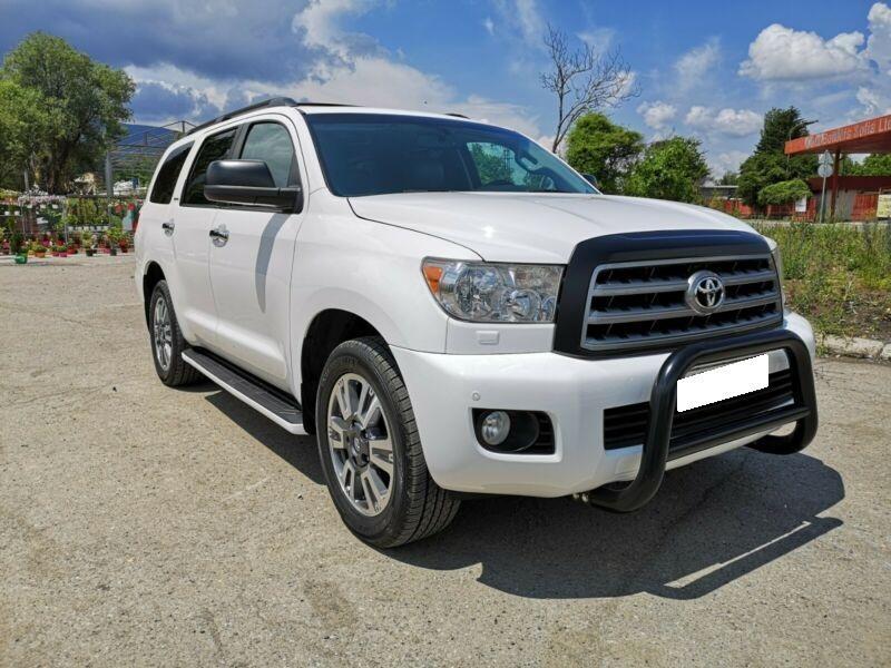 TOYOTA-SEQUOIA