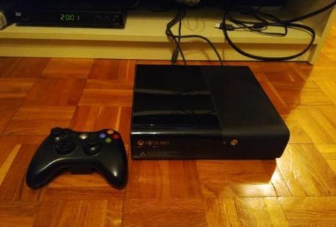 Xbox 360 E 4gb